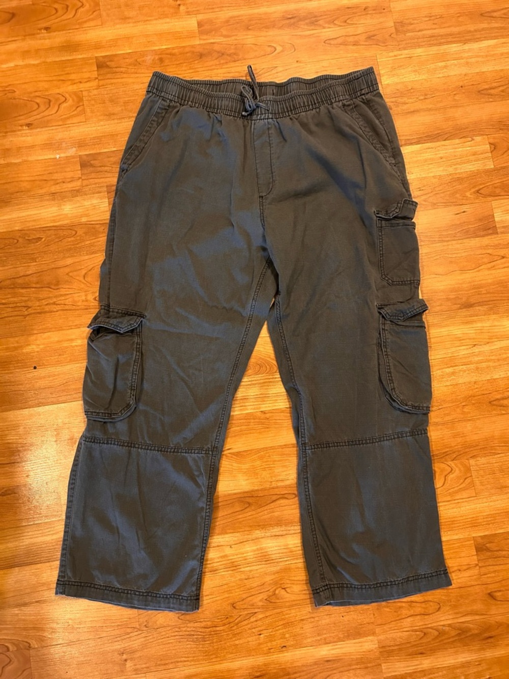 Old Navy Grey Wide Leg Cargo Pants